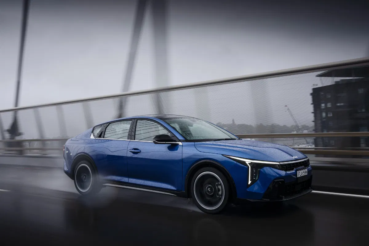 Kia K4